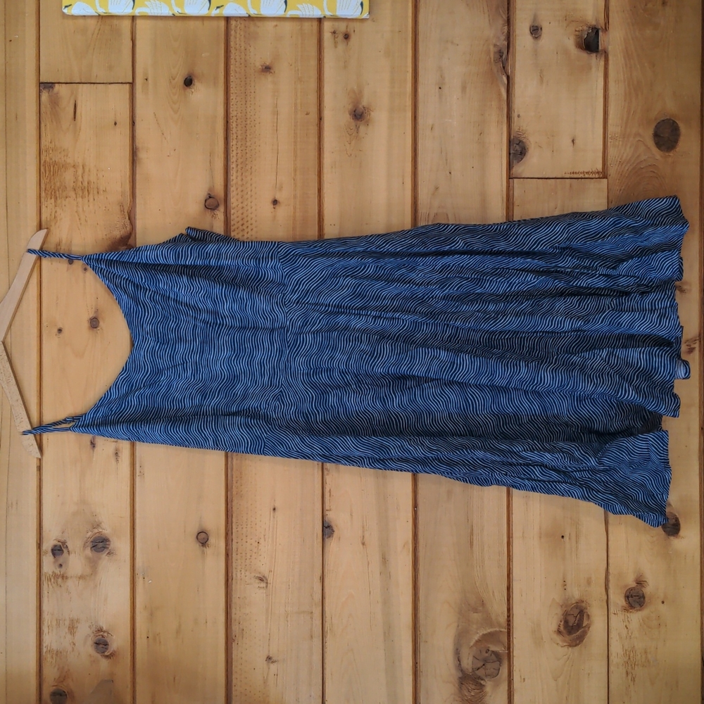 Old Navy dress indigo Blue batik wavy stripes summer rayon large